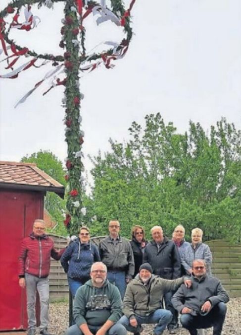 13.05.2019 EZ: Maibaum des Dorfverein Larrelt