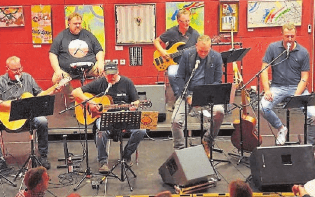 03. Juli 2024 EZ: Campfire Seven spielen im Villa-Cassens-Park